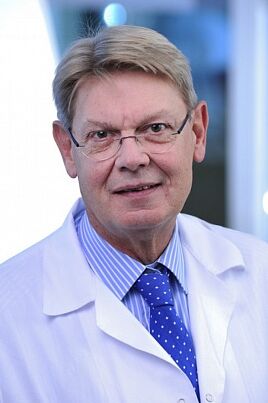 Arzt Dermatologe Michael Kniely